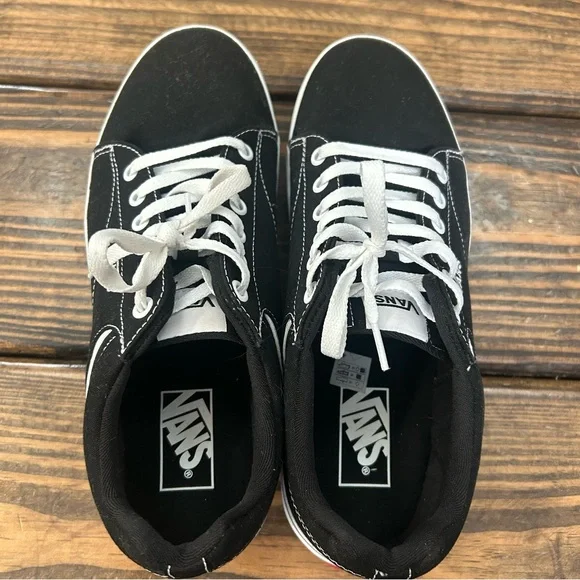 Vans Black and White Selden Platform Shoes- Like New - Picture 5 of 8